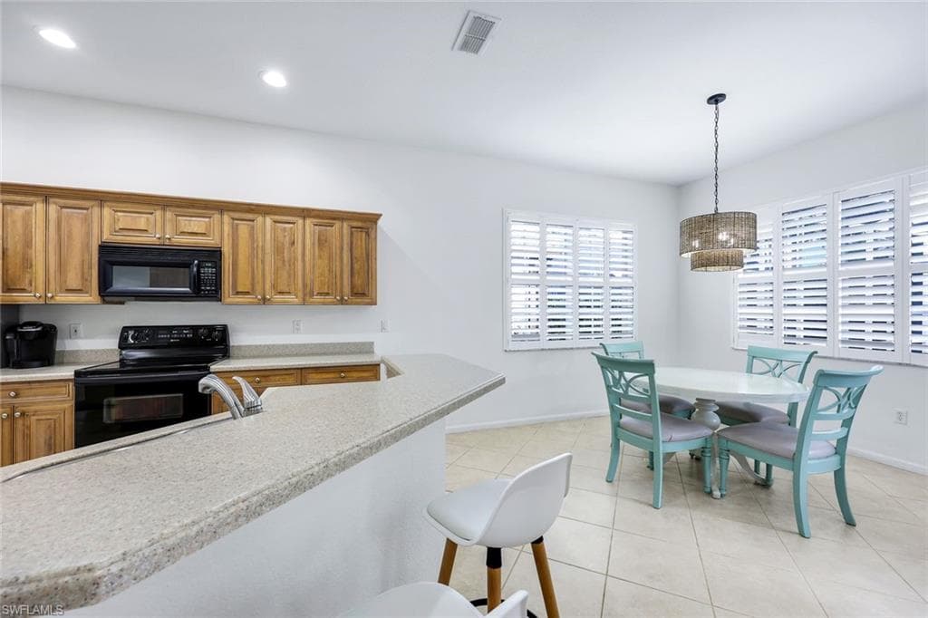 9375 Oak Strand DR-8