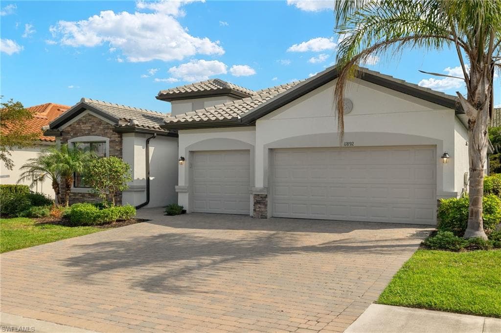 11892 Hickory Estate CIR-4