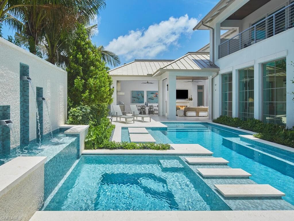 2075 Gordon DR E-37