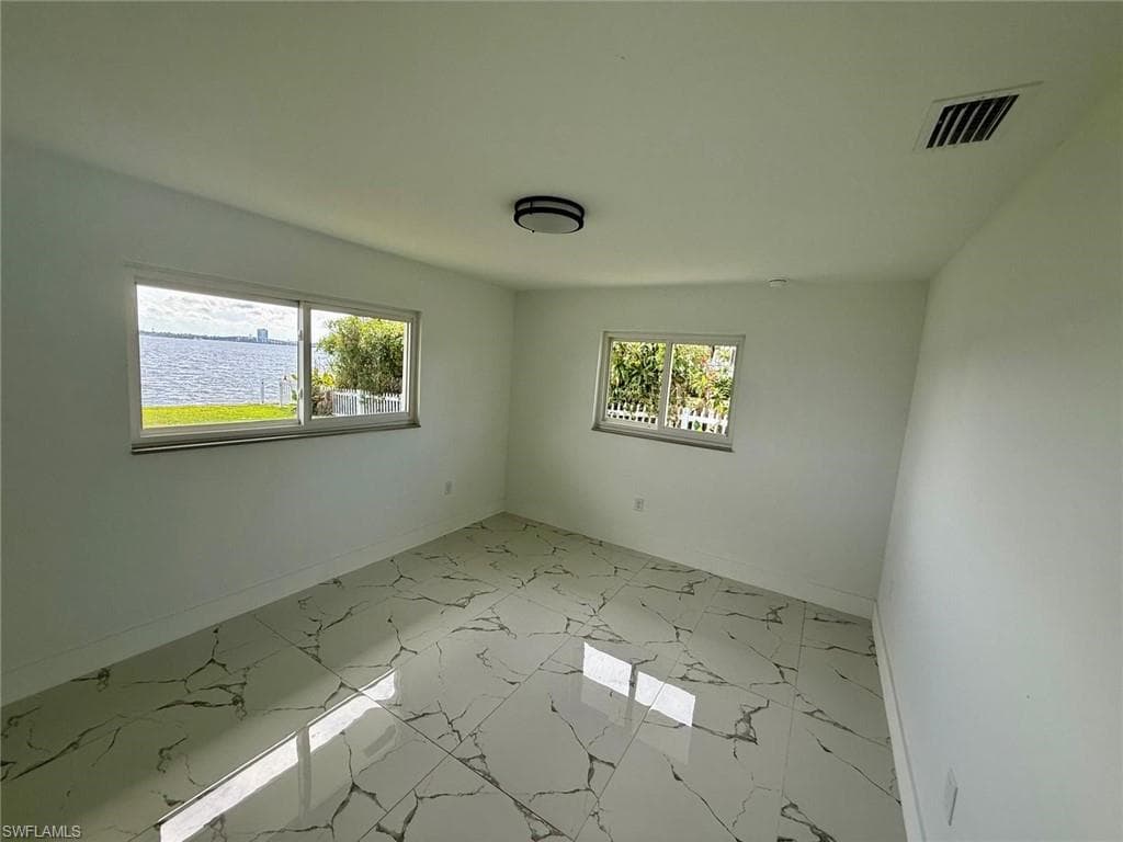 111 North Shore AVE-23