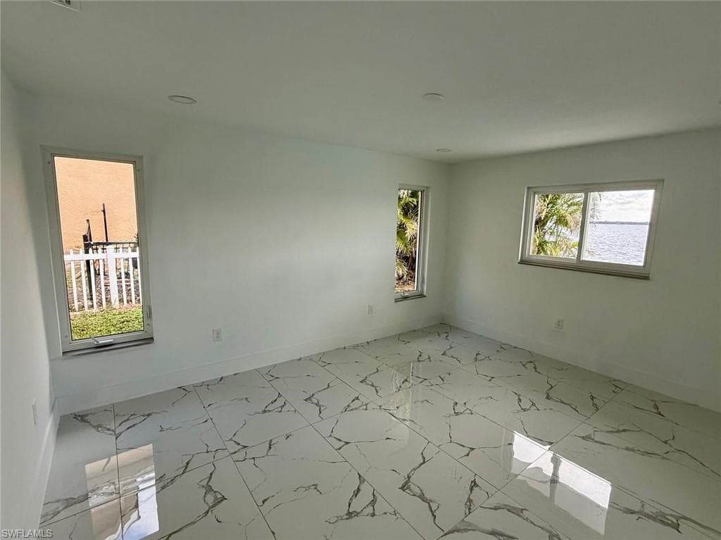 111 North Shore AVE-30