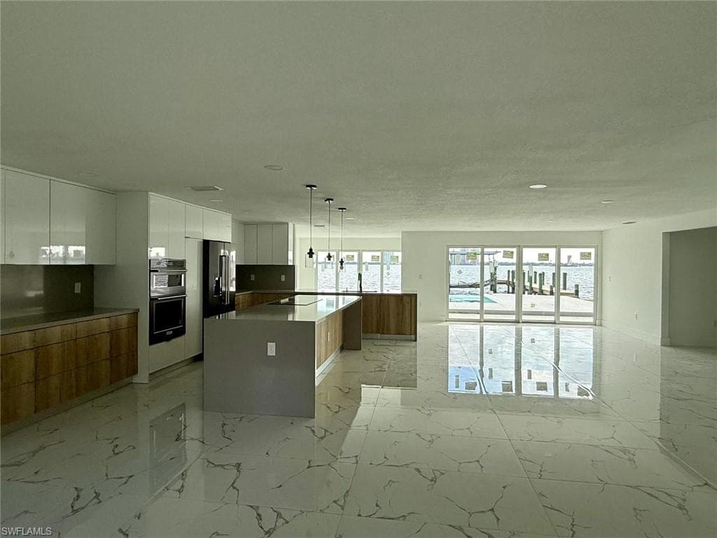111 North Shore AVE-15