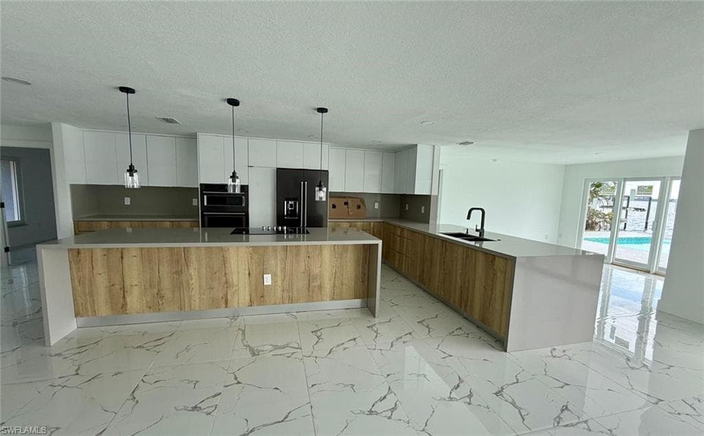 111 North Shore AVE-11