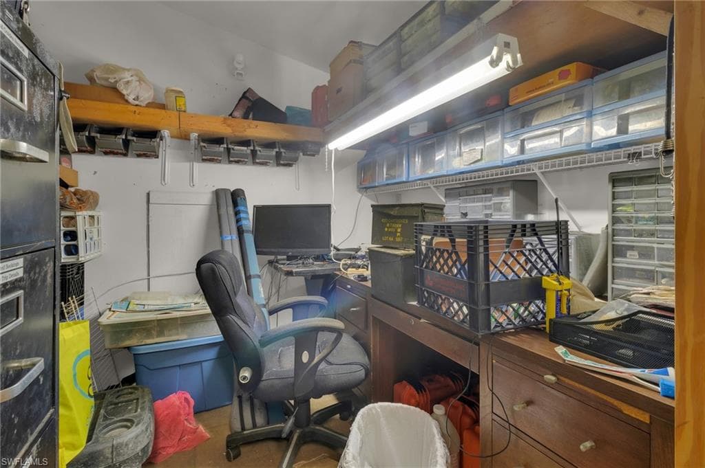 238 Mamie ST-14