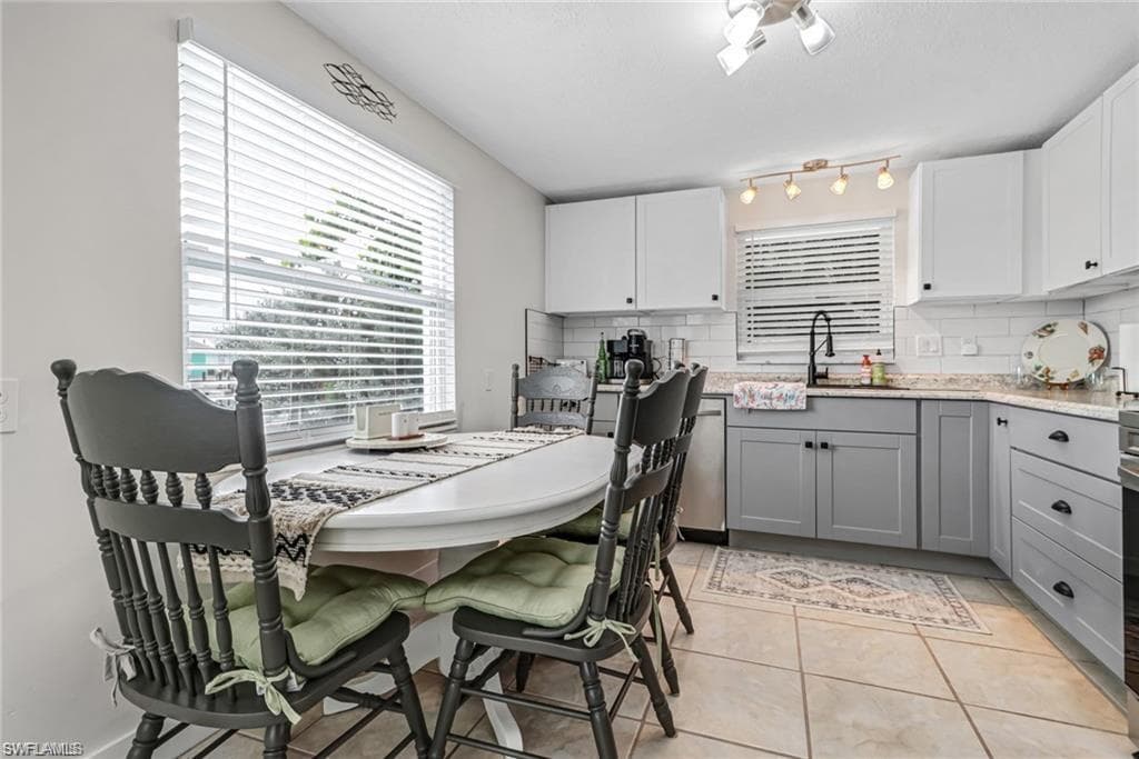 2686 Clyde ST-7