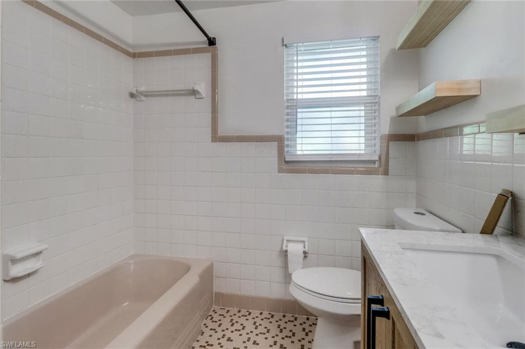 2686 Clyde ST-32