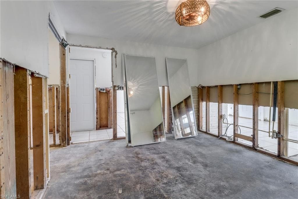 2686 Clyde ST-24