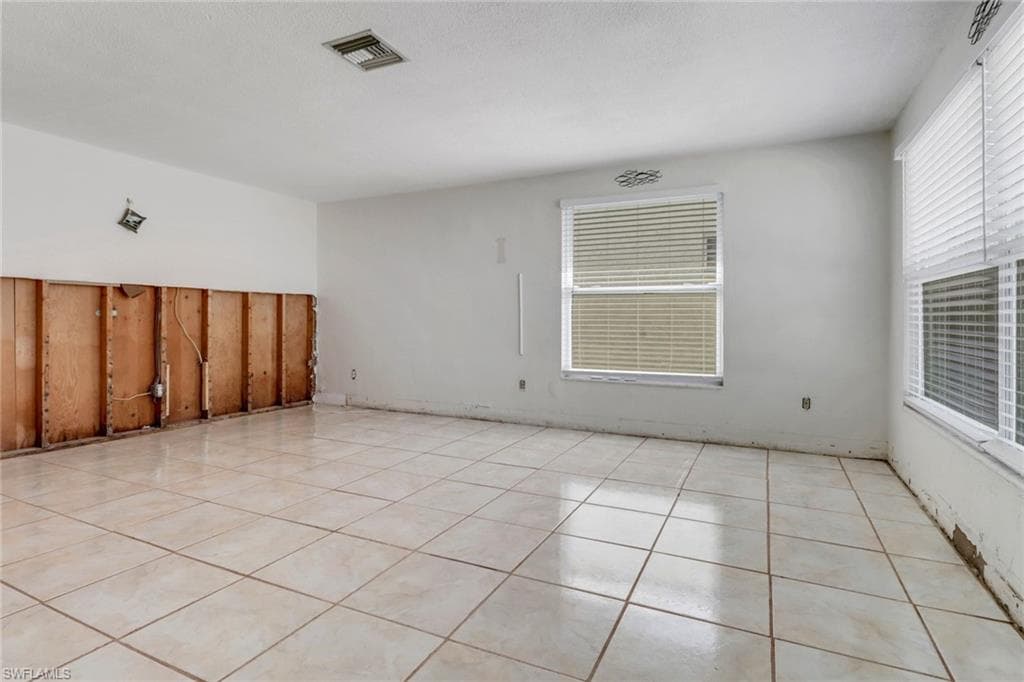 2686 Clyde ST-14