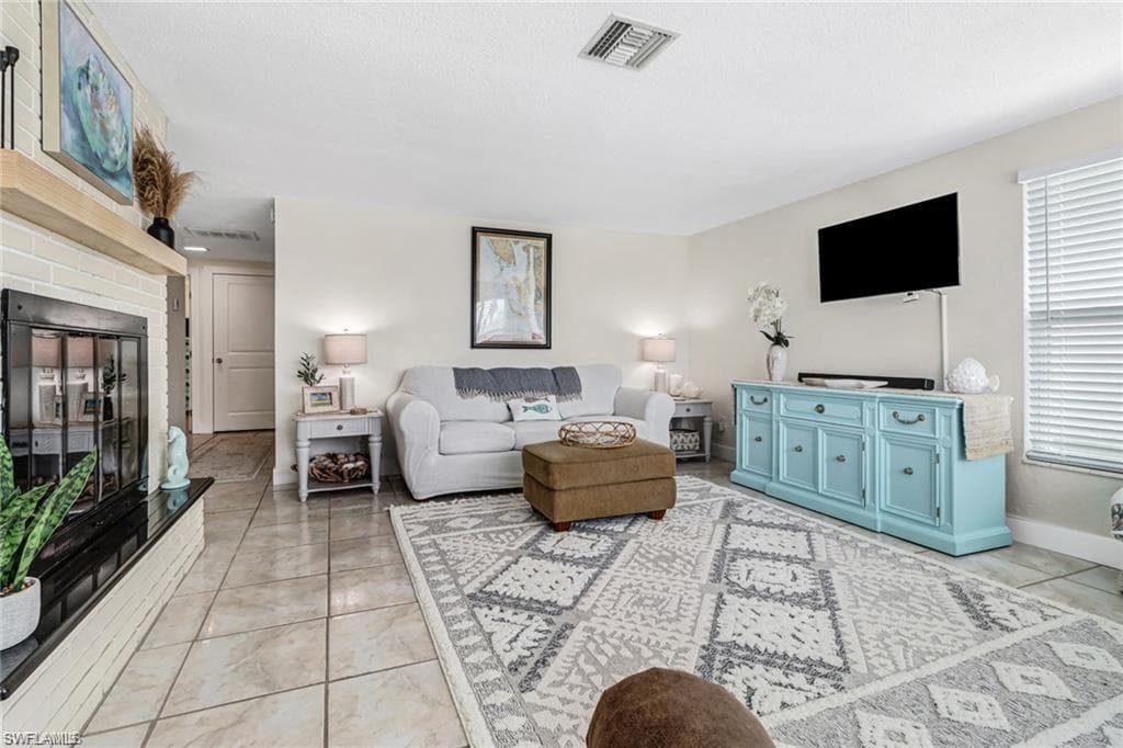2686 Clyde ST-15