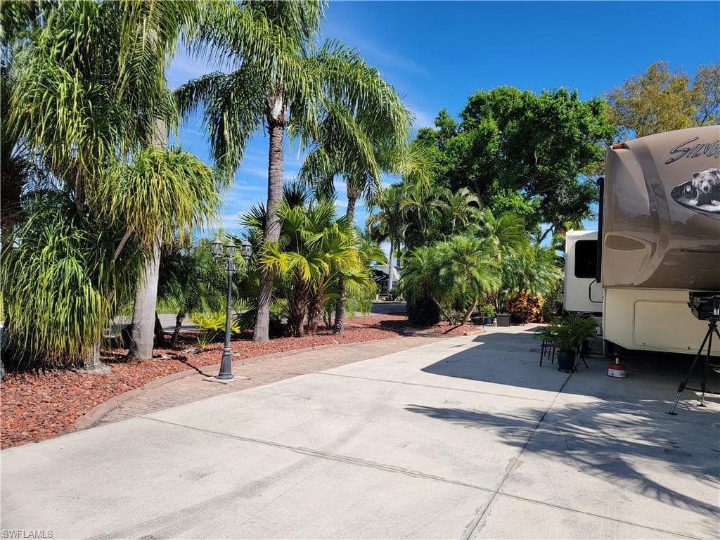 5761 Brightwood DR-3