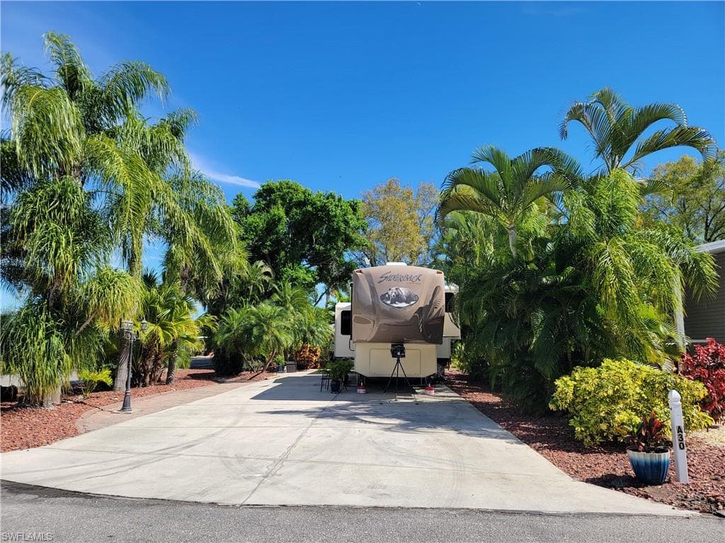 5761 Brightwood DR-1