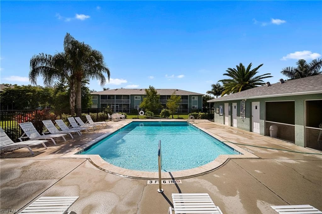 144 Cypress WAY E 707-2