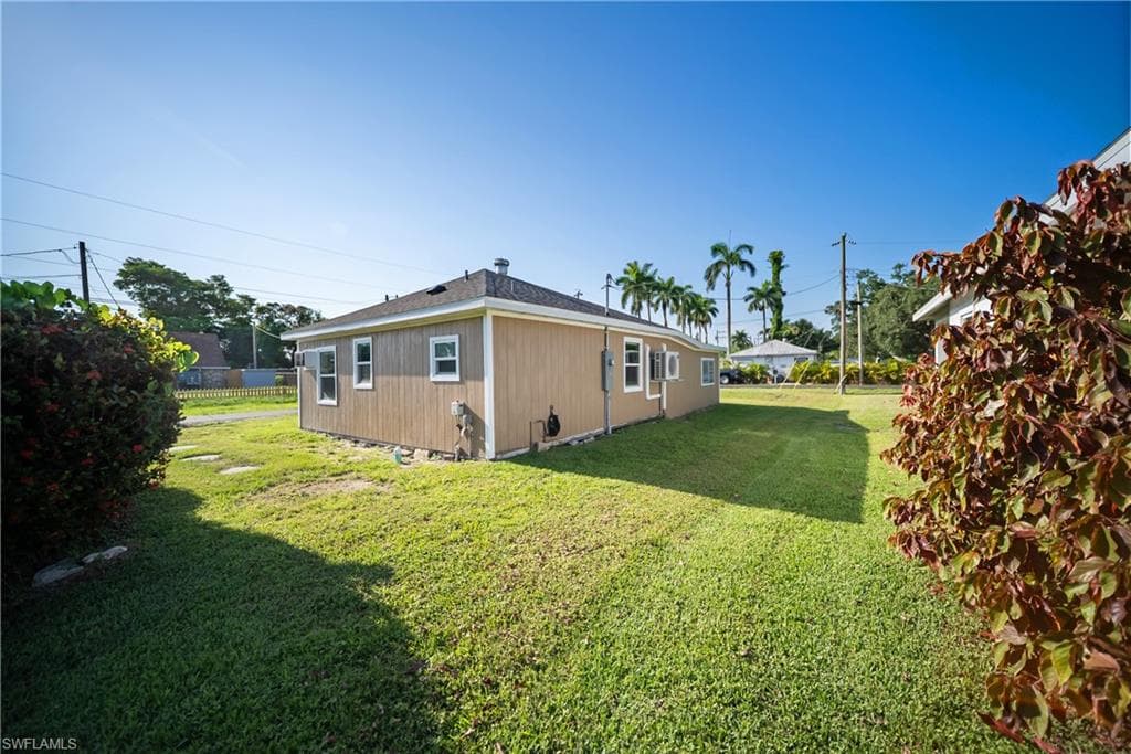 1157 4th WAY-28