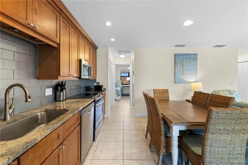 1811 Olde Middle Gulf DR 1-7