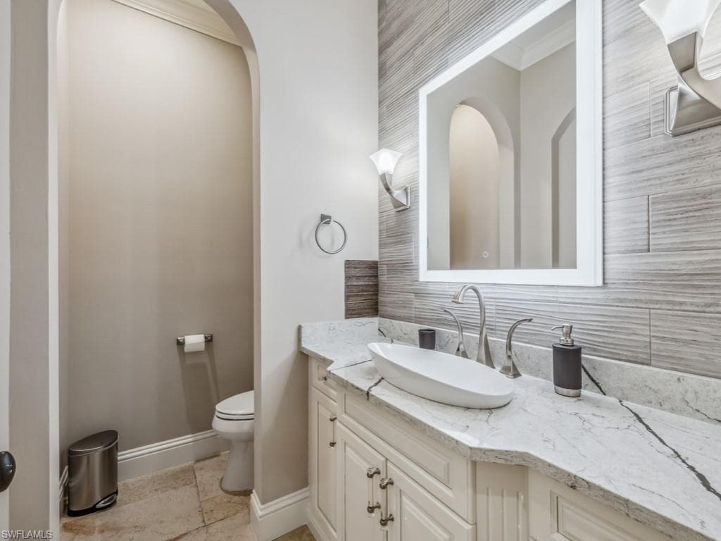 16509 Cellini LN-20
