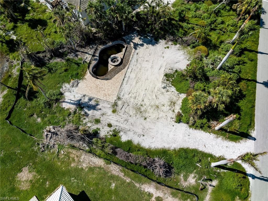 327 Palm Lake DR-15