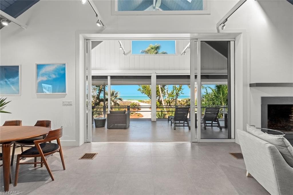 16886 Captiva DR-18