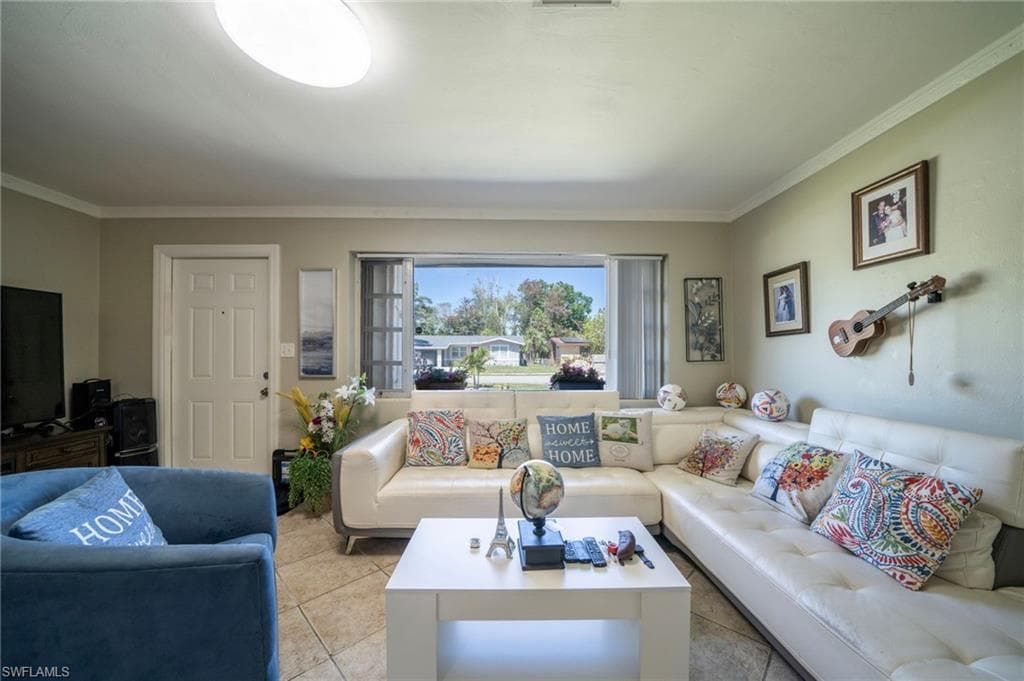 1862 Moreno AVE-6