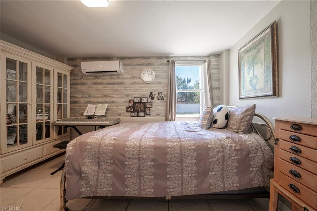 1862 Moreno AVE-17