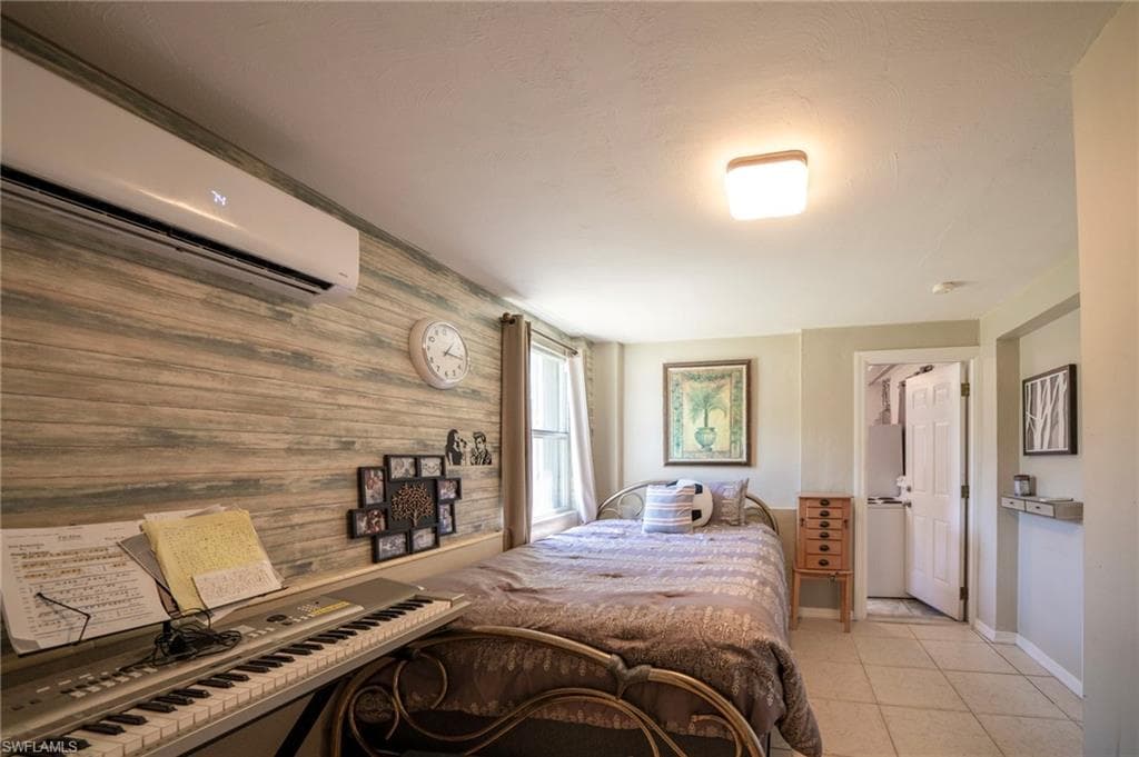1862 Moreno AVE-20