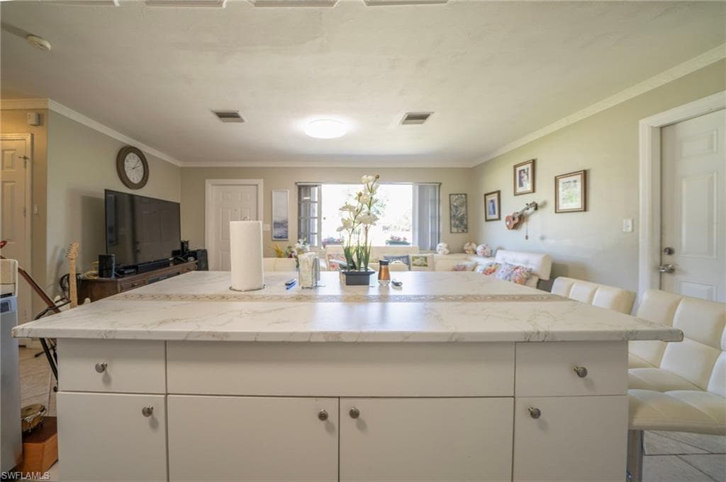 1862 Moreno AVE-9