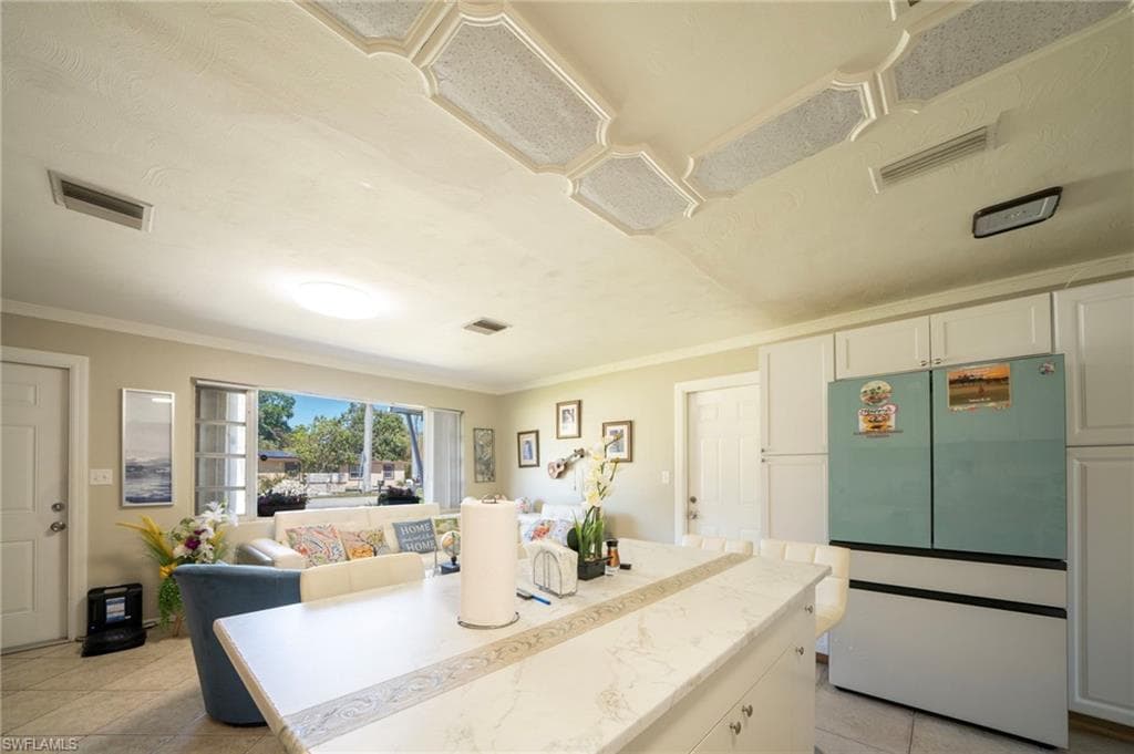 1862 Moreno AVE-10