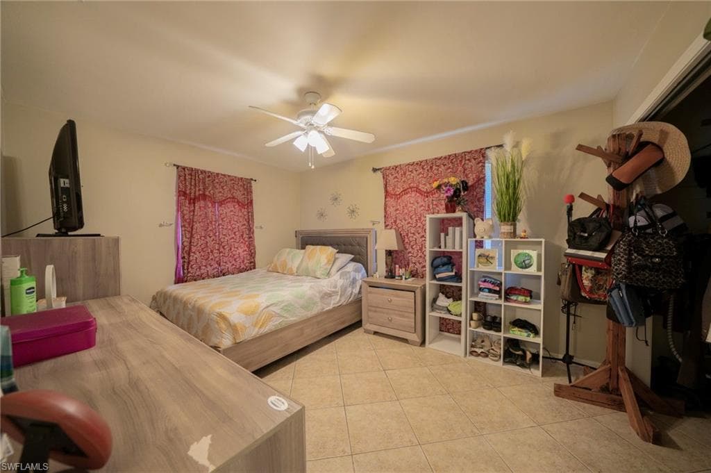 1862 Moreno AVE-14
