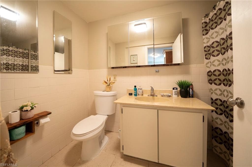 1862 Moreno AVE-19