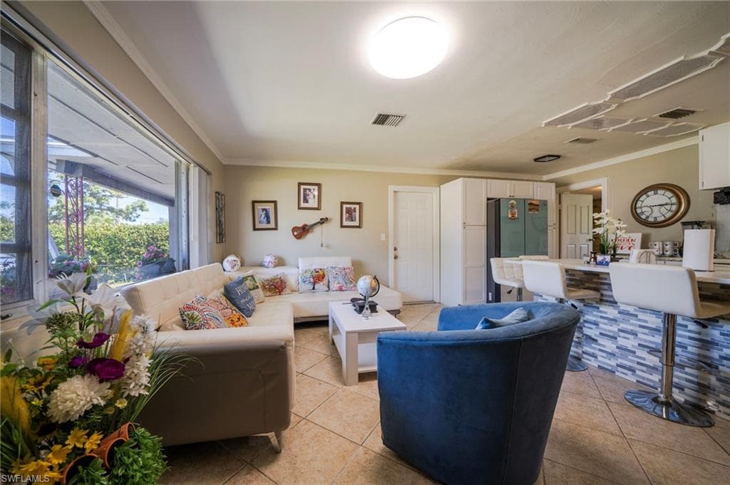 1862 Moreno AVE-4