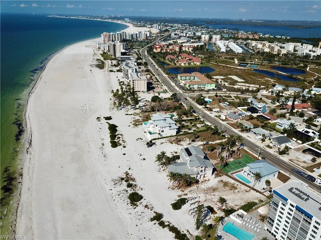 7902 Estero BLVD-15