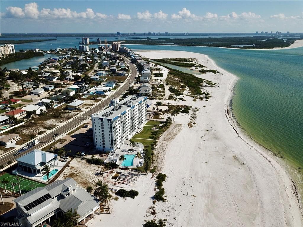 7902 Estero BLVD-14