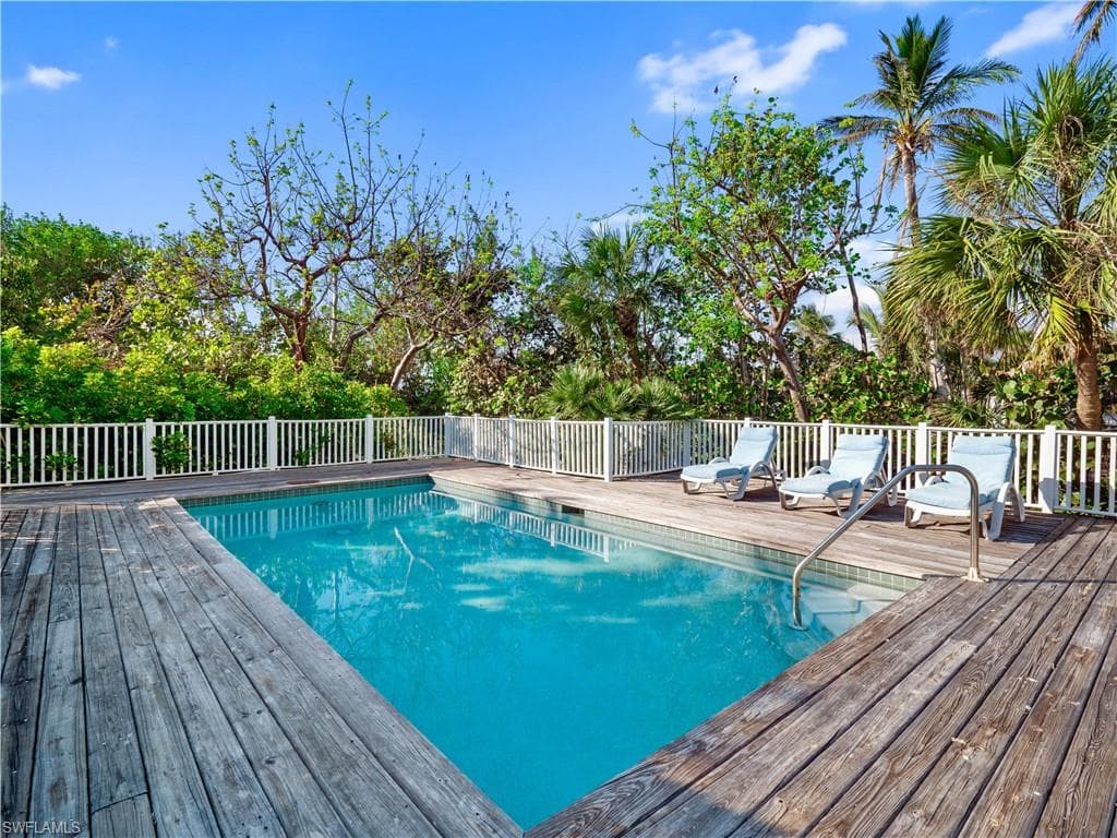 16543 Captiva DR-26