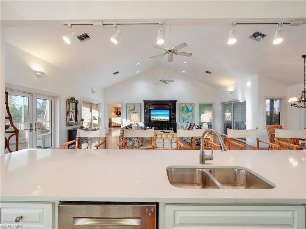 16543 Captiva DR-14