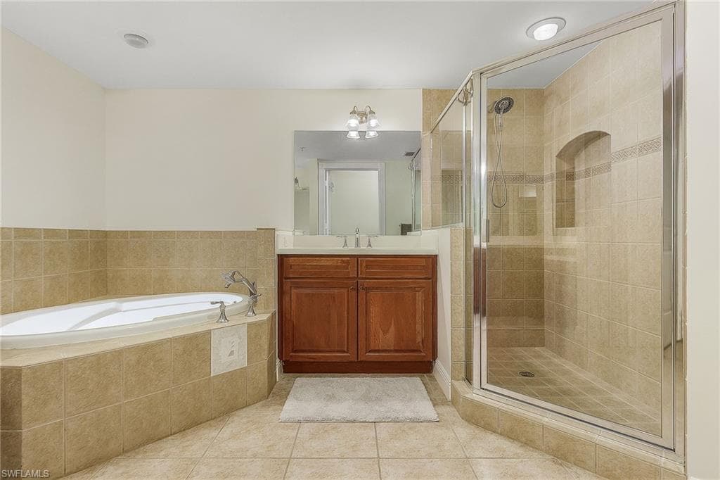 6021 Silver King BLVD 705-39
