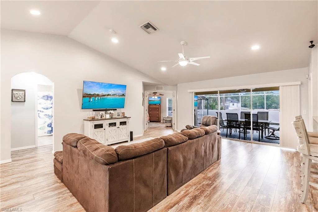 324 Parkdale BLVD-5