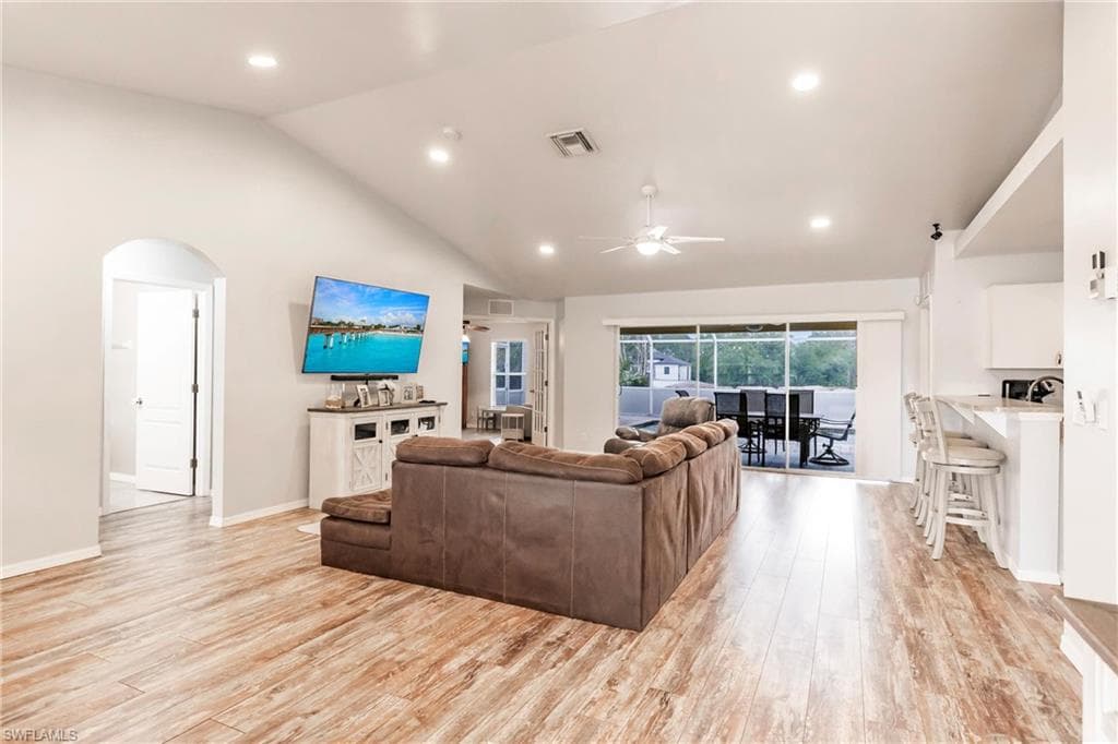 324 Parkdale BLVD-4
