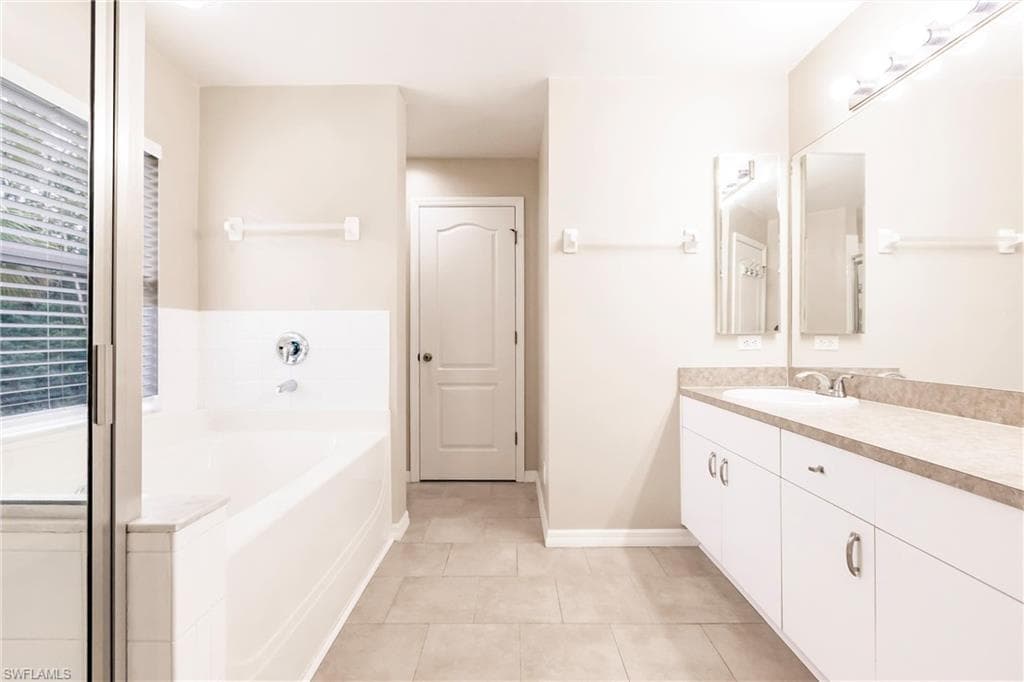 324 Parkdale BLVD-21