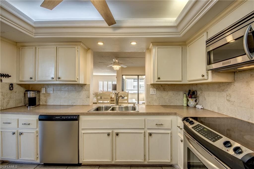 6662 Estero BLVD 411-20