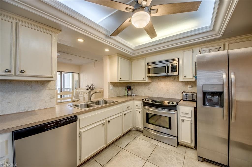 6662 Estero BLVD 411-18