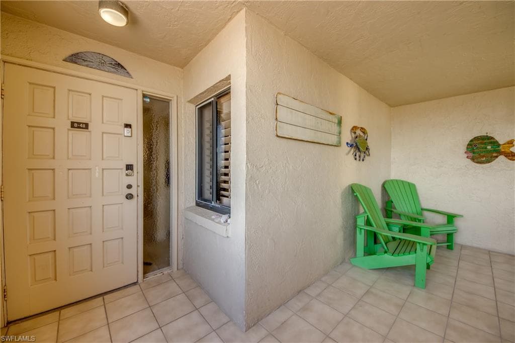 6662 Estero BLVD 411-8