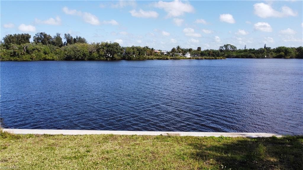 1091 Labelle Vista DR-2