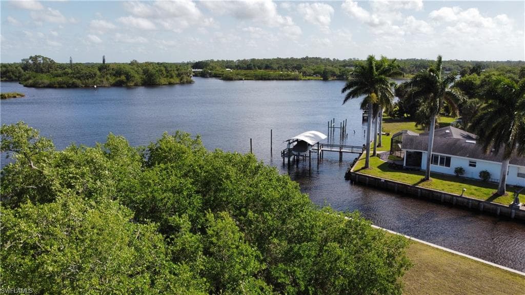1091 Labelle Vista DR-7