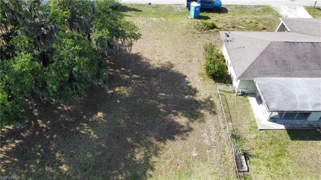 1091 Labelle Vista DR-10