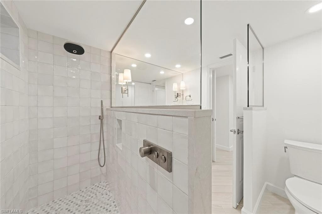 200 Periwinkle WAY 111-31