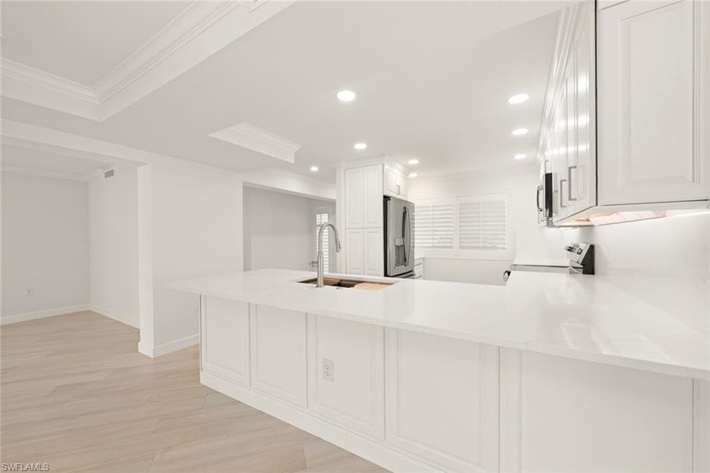 200 Periwinkle WAY 111-4