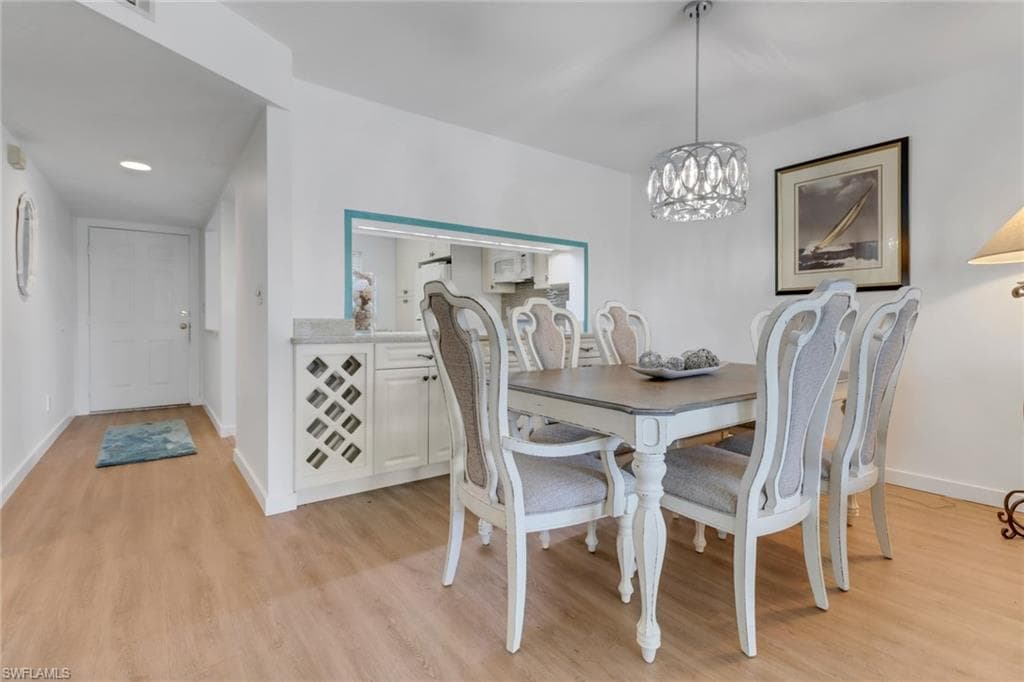 5985 Bloomfield CIR D203-5