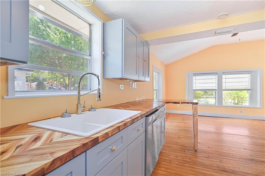 219 Granada BLVD-18