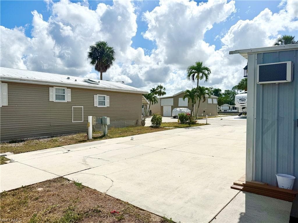 371 Imperial Wilderness BLVD-16