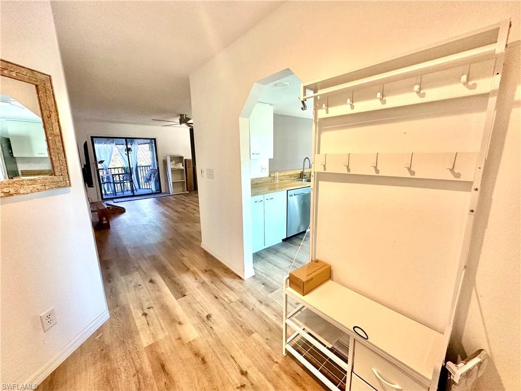1521 SW 47th TER 201-2