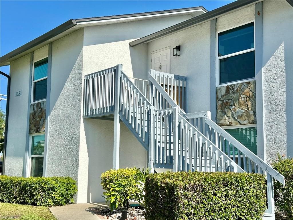 1521 SW 47th TER 201-1